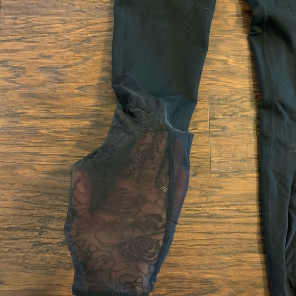 Fabletics leggings - Picture 2 of 4